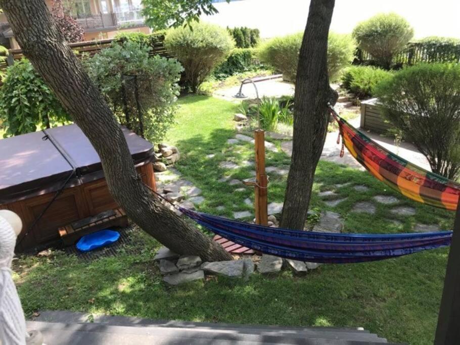 Om Chalet 2 Avec Spa Et Foyer Borde Du Fleuve St-Pierre-de-l'Île-d'Orléans Εξωτερικό φωτογραφία